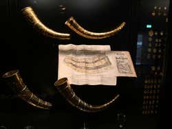 Cornes de vikings en or